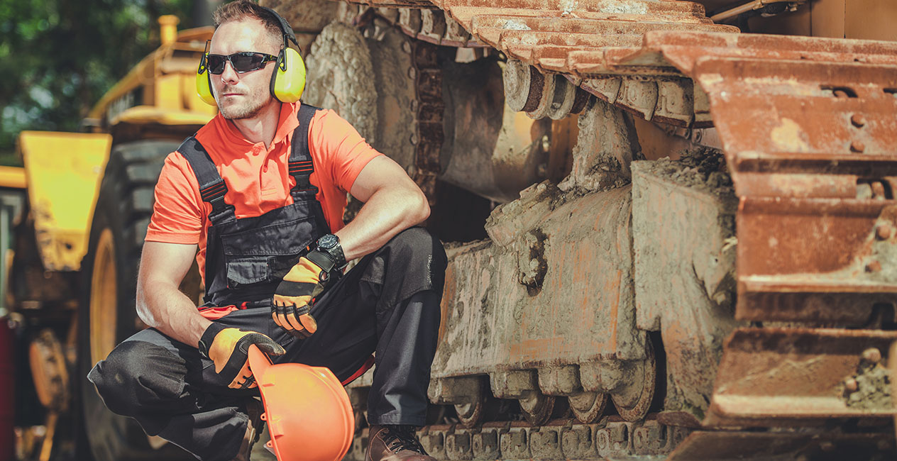 Groundworker with Machinery